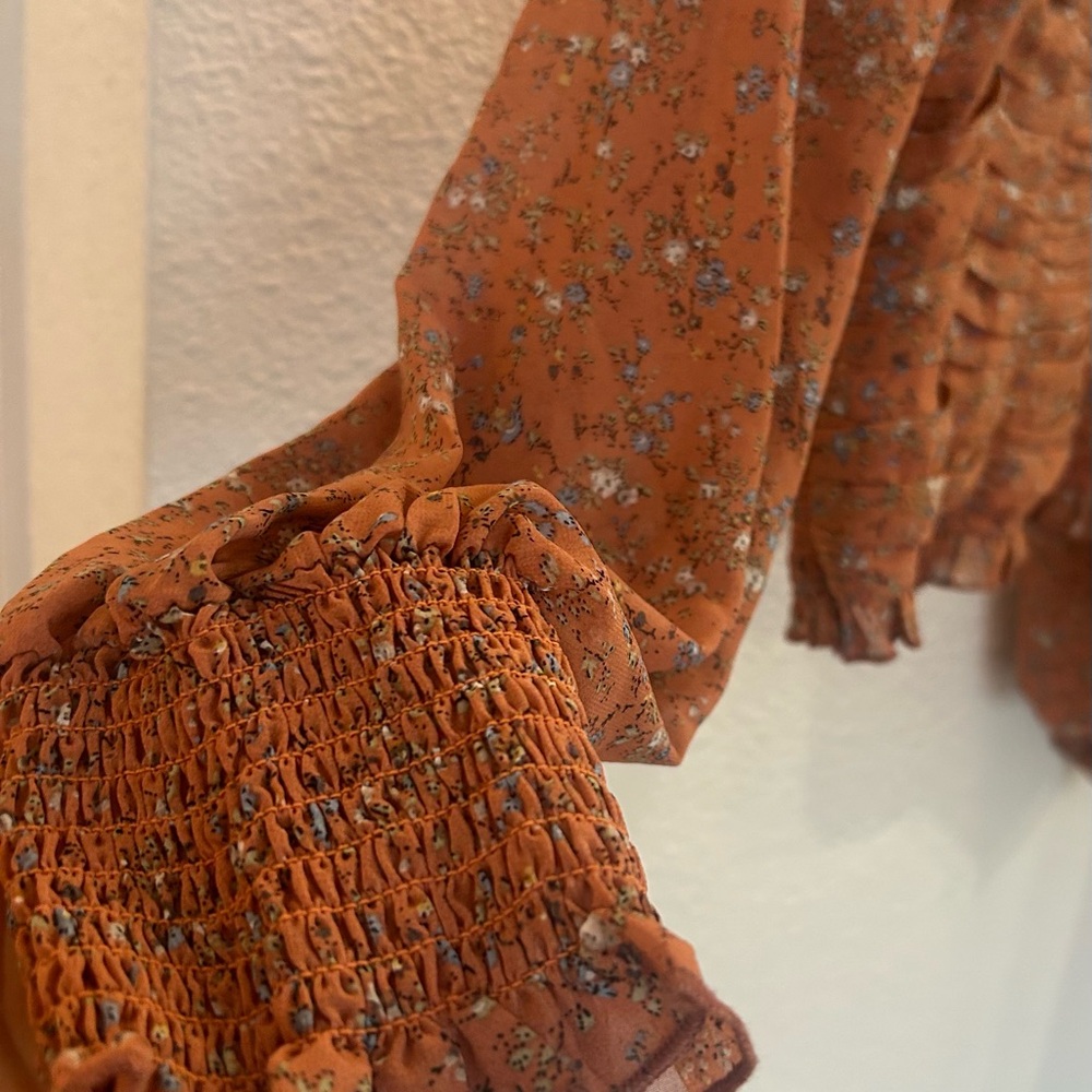 Promesa Floral Ruched Rust Blouse - Picture 6 of 6